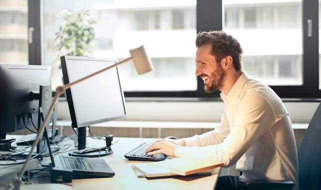 E-mail e buone maniere: 5 regole d'oro da seguire per una comunicazione efficace